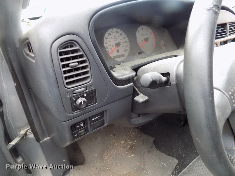 image for item DE1217 2000 Nissan Pathfinder SE SUV