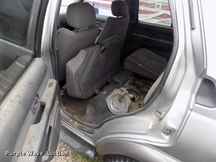 image for item DE1217 2000 Nissan Pathfinder SE SUV