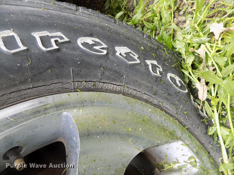 image for item DE1217 2000 Nissan Pathfinder SE SUV