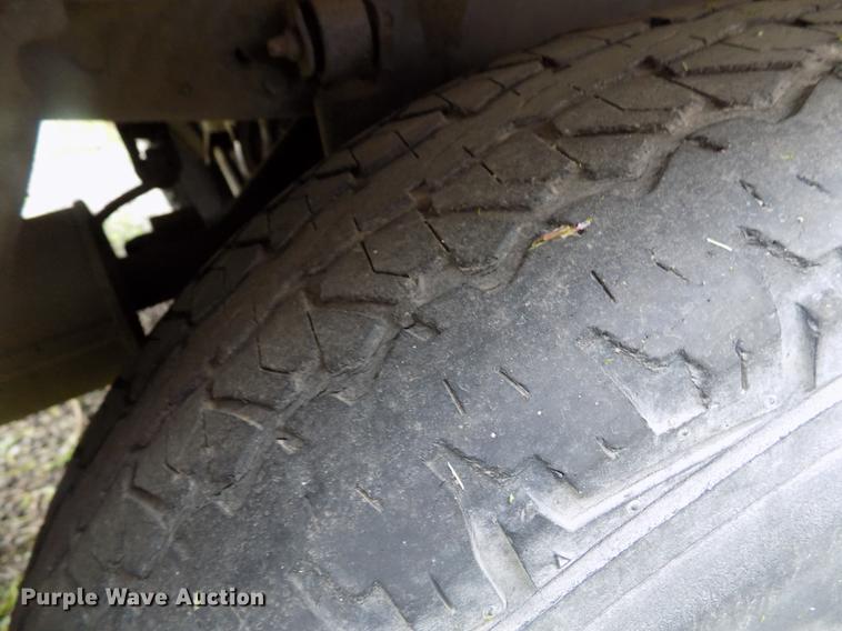 image for item DE1217 2000 Nissan Pathfinder SE SUV