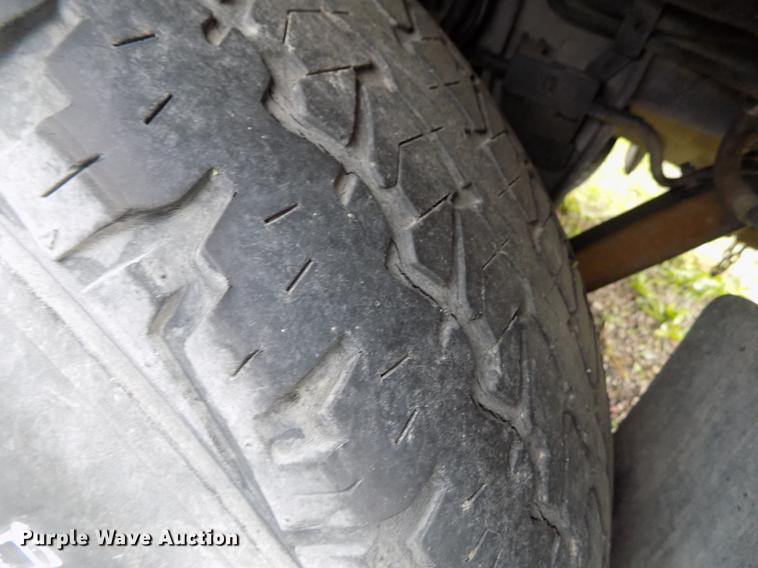 image for item DE1217 2000 Nissan Pathfinder SE SUV