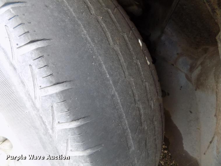 image for item DE1217 2000 Nissan Pathfinder SE SUV