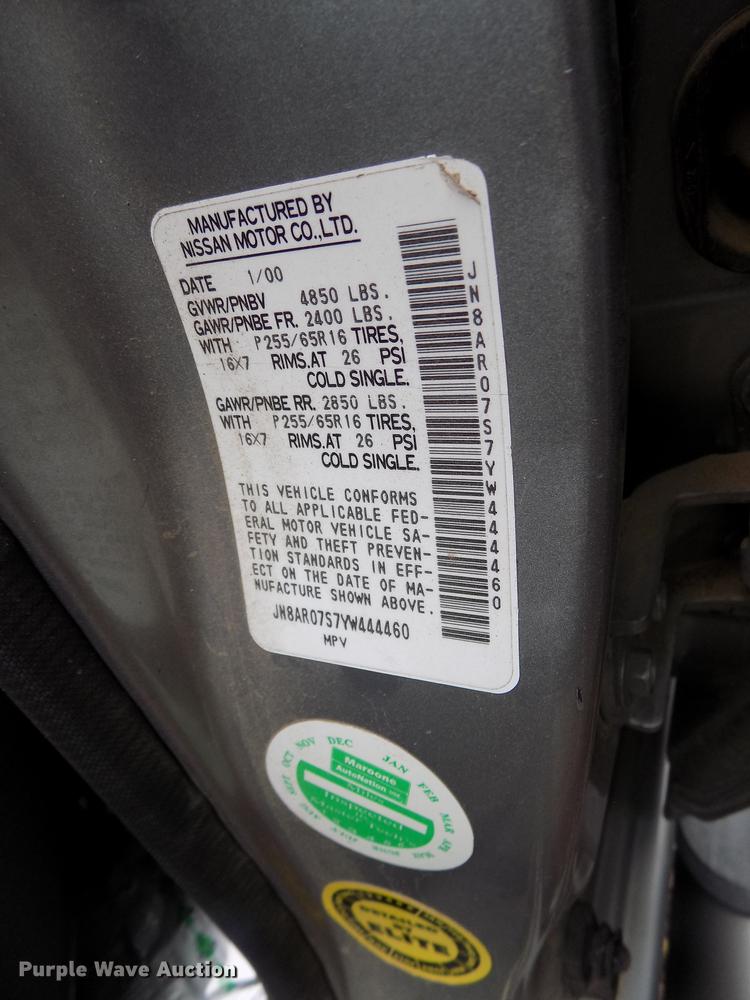 image for item DE1217 2000 Nissan Pathfinder SE SUV