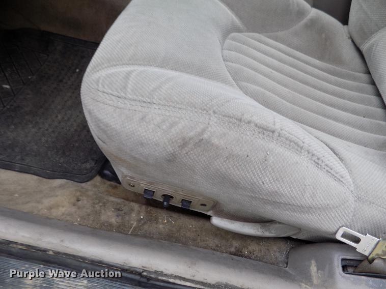 image for item DE1219 1998 Pontiac Bonneville SLE