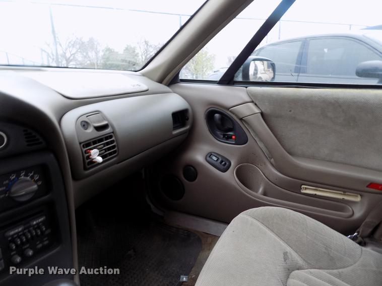 image for item DE1219 1998 Pontiac Bonneville SLE