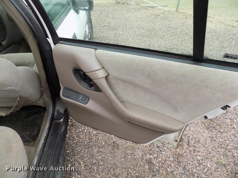 image for item DE1219 1998 Pontiac Bonneville SLE