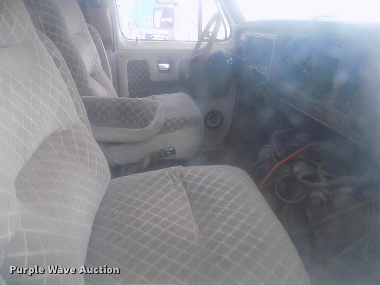 image for item DE1223 1986 Ford Econoline E350 Rockwood RV