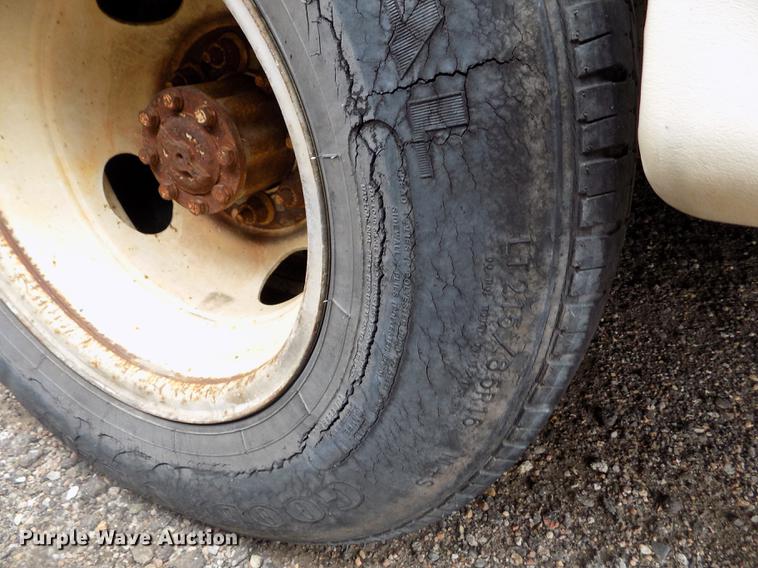 image for item DE1223 1986 Ford Econoline E350 Rockwood RV