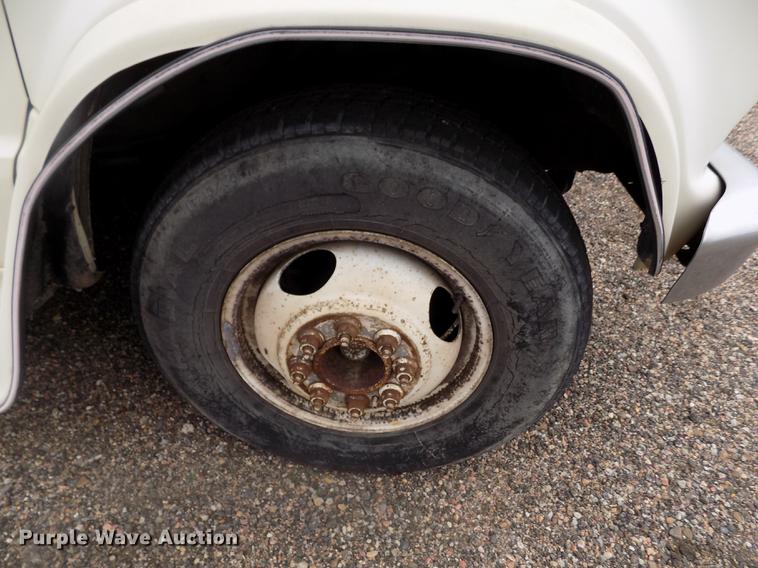 image for item DE1223 1986 Ford Econoline E350 Rockwood RV