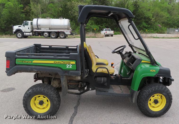 image for item DE3423 2012 John Deere 625i Gator utility vehicle