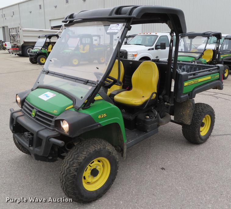 image for item DE3424 2011 John Deere 625i Gator utility vehicle