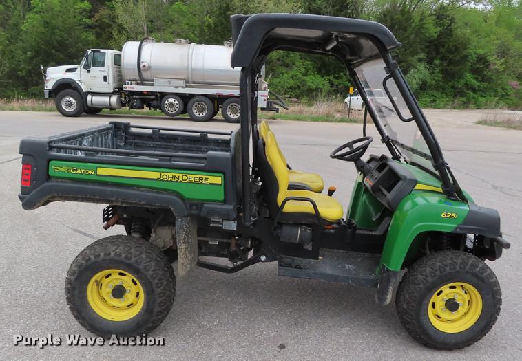 image for item DE3424 2011 John Deere 625i Gator utility vehicle