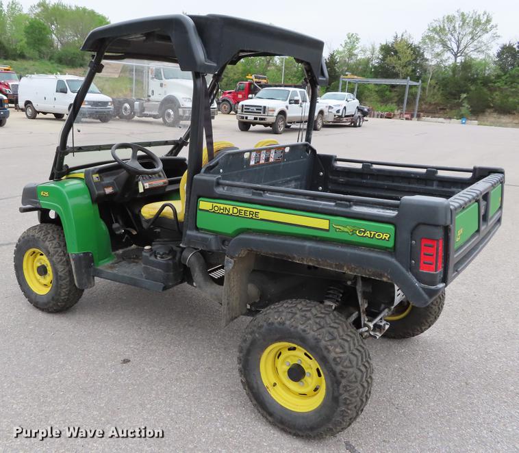 image for item DE3424 2011 John Deere 625i Gator utility vehicle