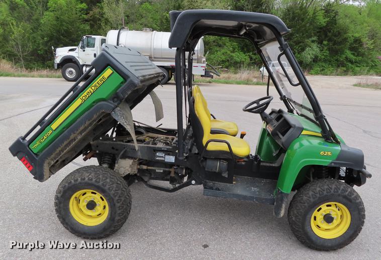 image for item DE3424 2011 John Deere 625i Gator utility vehicle