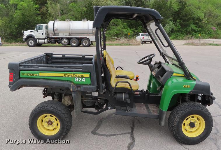 image for item DE3426 2012 John Deere 625i Gator utility vehicle