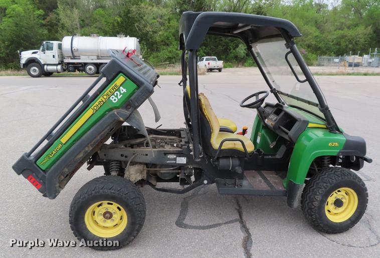 image for item DE3426 2012 John Deere 625i Gator utility vehicle