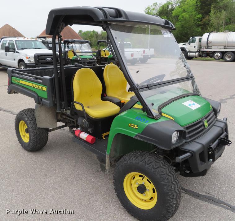 image for item DE3429 2011 John Deere 625i Gator utility vehicle