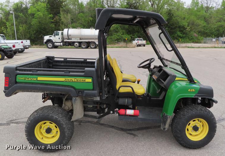 image for item DE3429 2011 John Deere 625i Gator utility vehicle