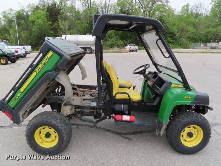 image for item DE3429 2011 John Deere 625i Gator utility vehicle