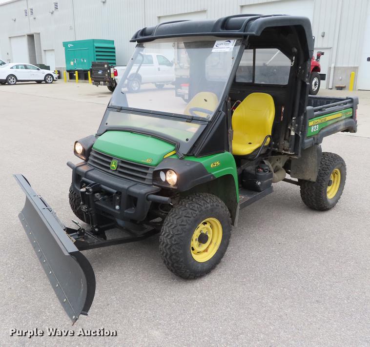 image for item DE3430 2012 John Deere 625i Gator utility vehicle