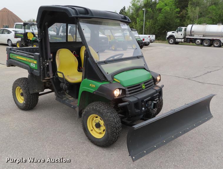 image for item DE3430 2012 John Deere 625i Gator utility vehicle