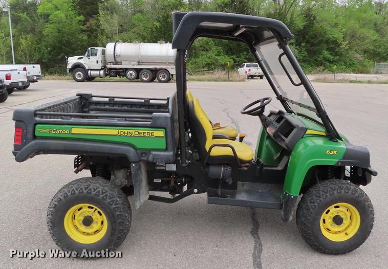 image for item DE3431 2011 John Deere 625i Gator utility vehicle