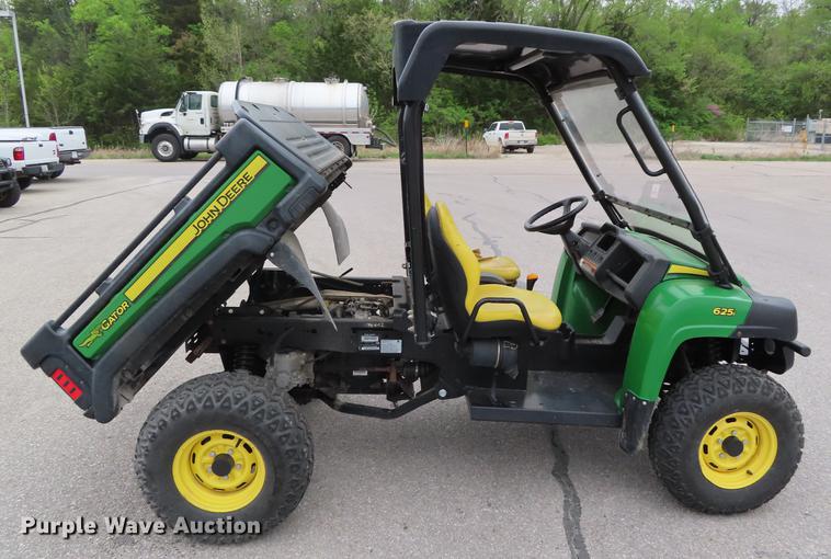 image for item DE3431 2011 John Deere 625i Gator utility vehicle