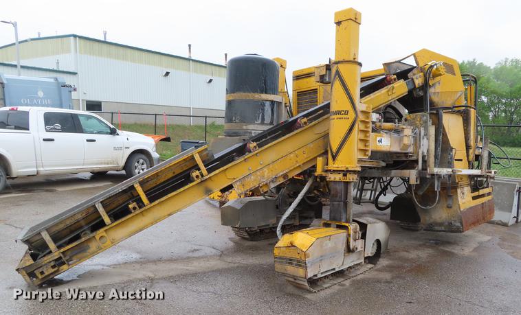 image for item DE3438 1998 Gomaco GT3600 curb machine