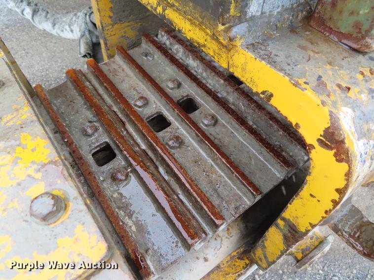 image for item DE3438 1998 Gomaco GT3600 curb machine