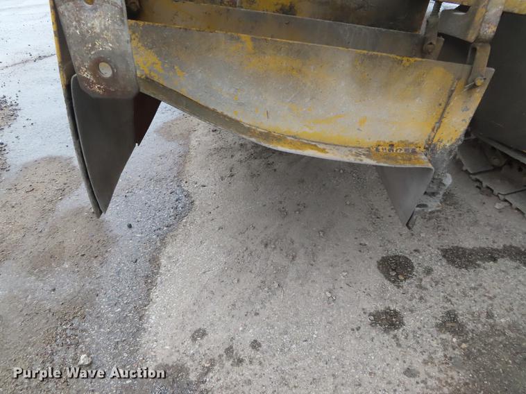 image for item DE3438 1998 Gomaco GT3600 curb machine