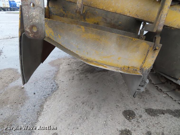 image for item DE3438 1998 Gomaco GT3600 curb machine