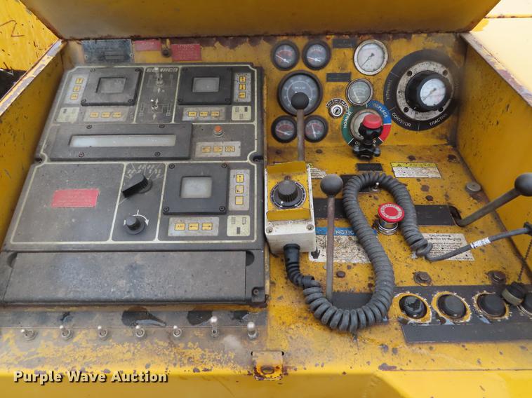 image for item DE3438 1998 Gomaco GT3600 curb machine