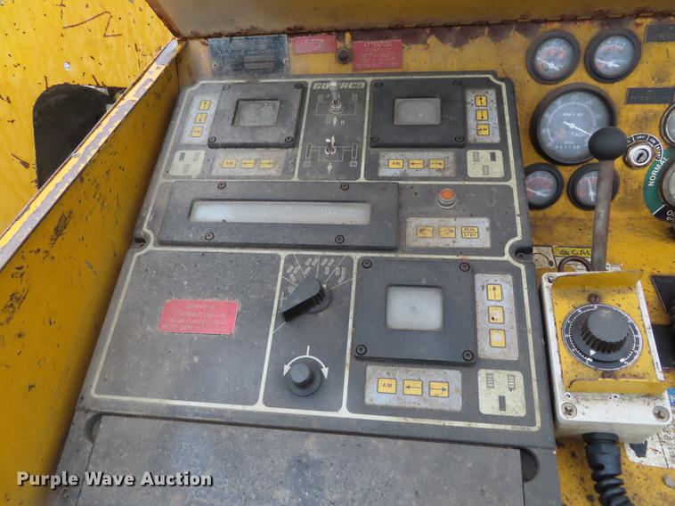 image for item DE3438 1998 Gomaco GT3600 curb machine