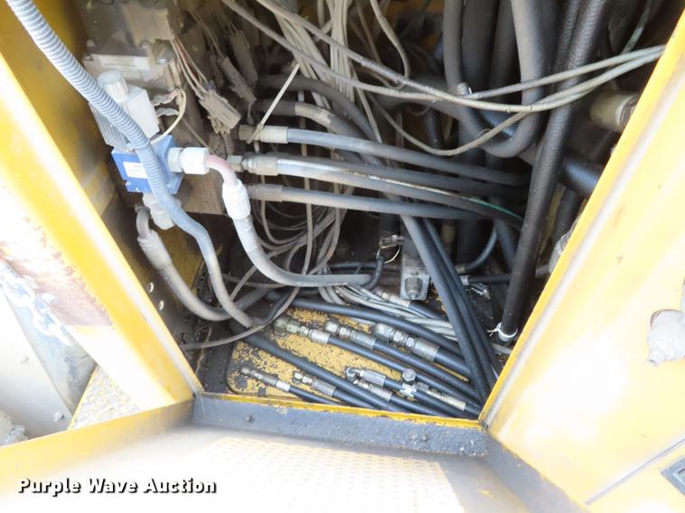 image for item DE3438 1998 Gomaco GT3600 curb machine