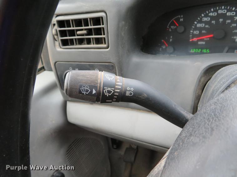 image for item DE8027 2002 Ford F550 Super Duty XL dump flatbed truck