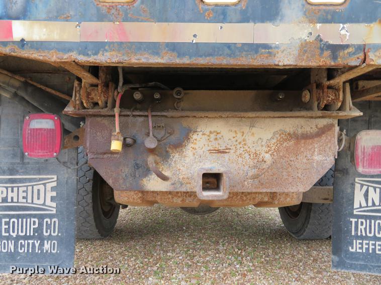 image for item DE8027 2002 Ford F550 Super Duty XL dump flatbed truck