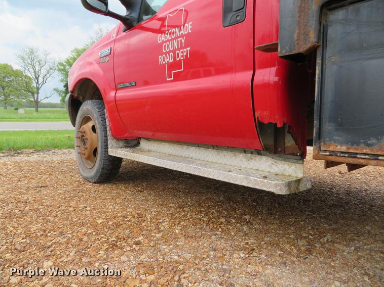 image for item DE8027 2002 Ford F550 Super Duty XL dump flatbed truck