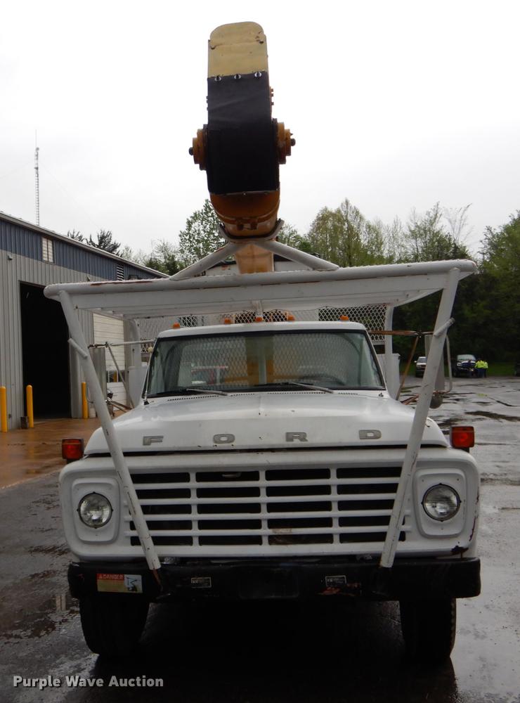 image for item DE8345 1977 Ford F600 bucket truck