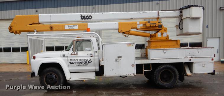 image for item DE8345 1977 Ford F600 bucket truck