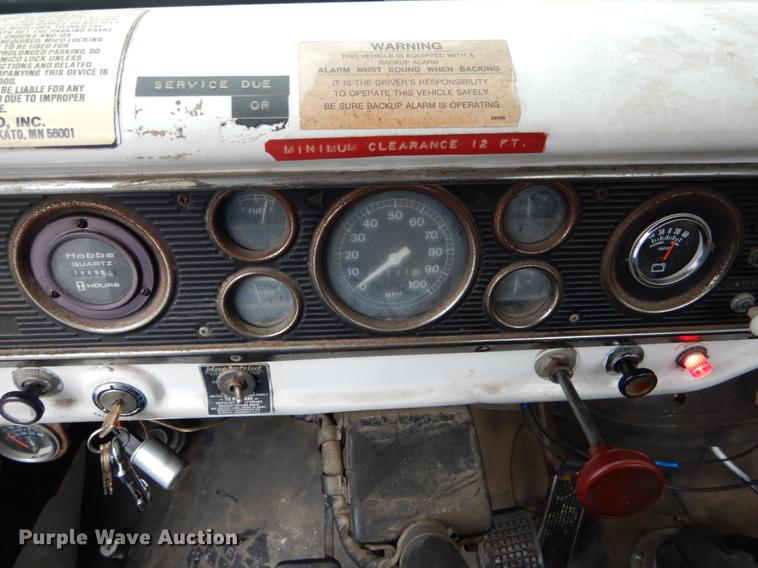 image for item DE8345 1977 Ford F600 bucket truck