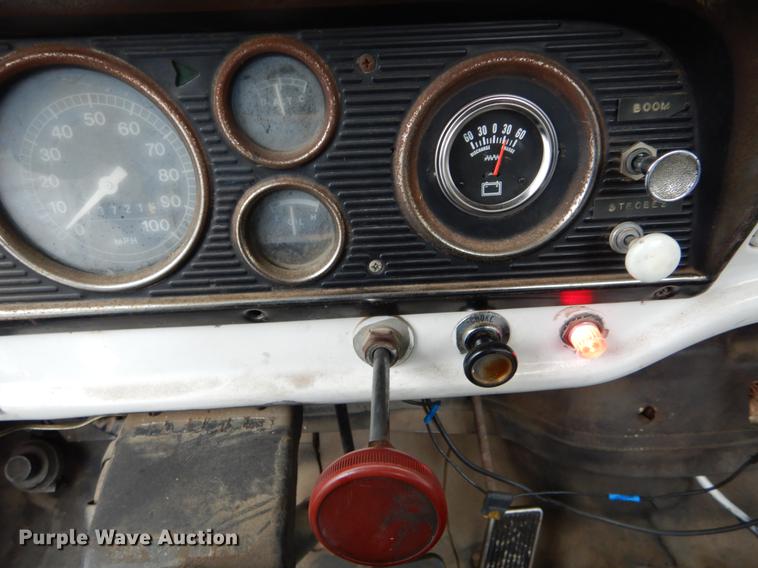 image for item DE8345 1977 Ford F600 bucket truck