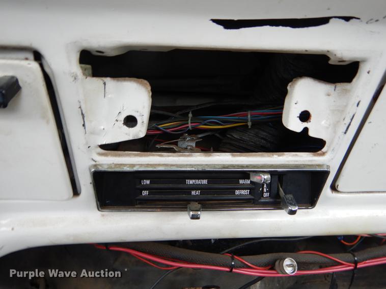 image for item DE8345 1977 Ford F600 bucket truck