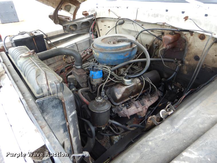 image for item DE8345 1977 Ford F600 bucket truck