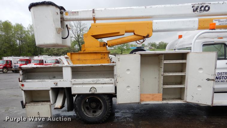 image for item DE8345 1977 Ford F600 bucket truck
