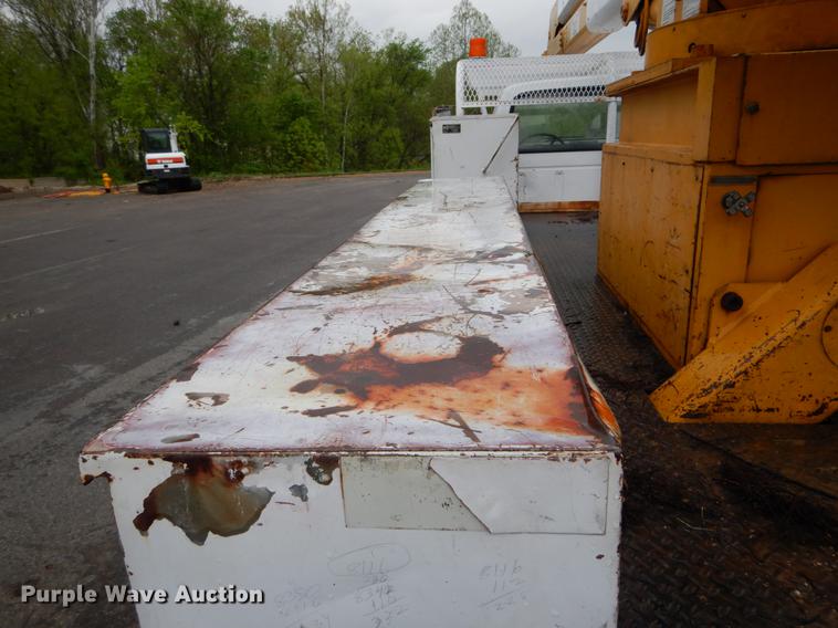 image for item DE8345 1977 Ford F600 bucket truck