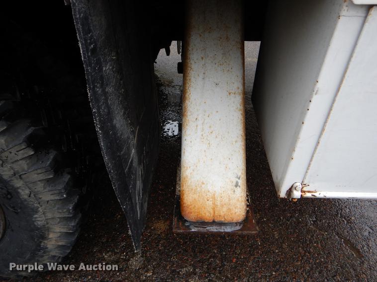 image for item DE8345 1977 Ford F600 bucket truck