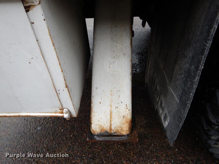 image for item DE8345 1977 Ford F600 bucket truck