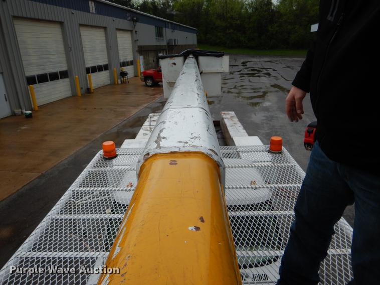 image for item DE8345 1977 Ford F600 bucket truck