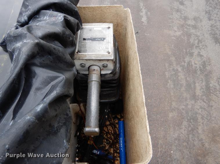 image for item DE8345 1977 Ford F600 bucket truck