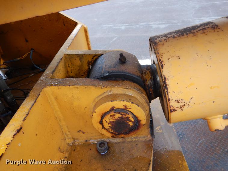 image for item DE8345 1977 Ford F600 bucket truck